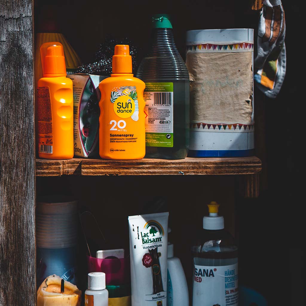 What is the best way to apply sunscreen? - Badawii Beachwear® Middle East