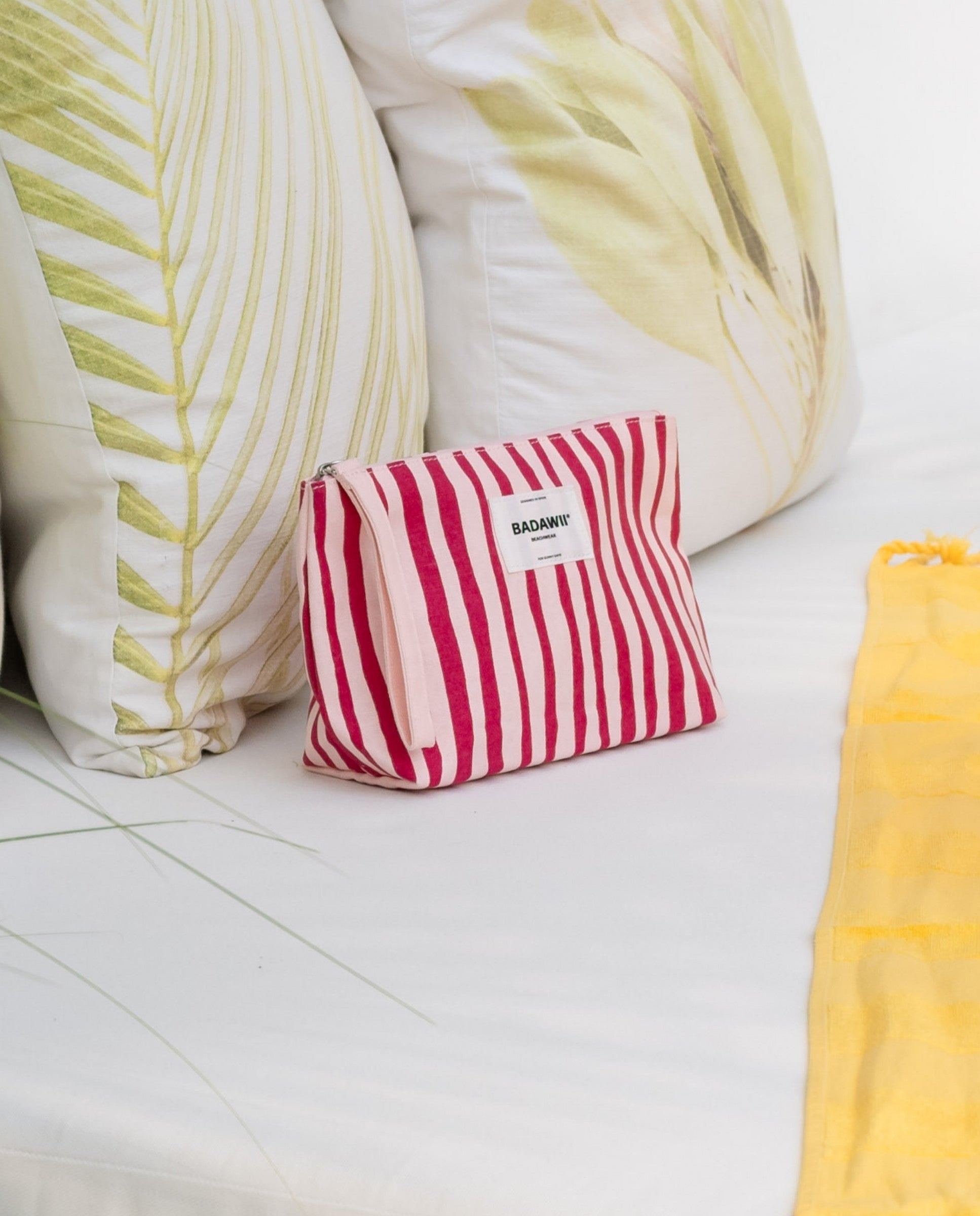 BEACH POUCH - Red Stripes