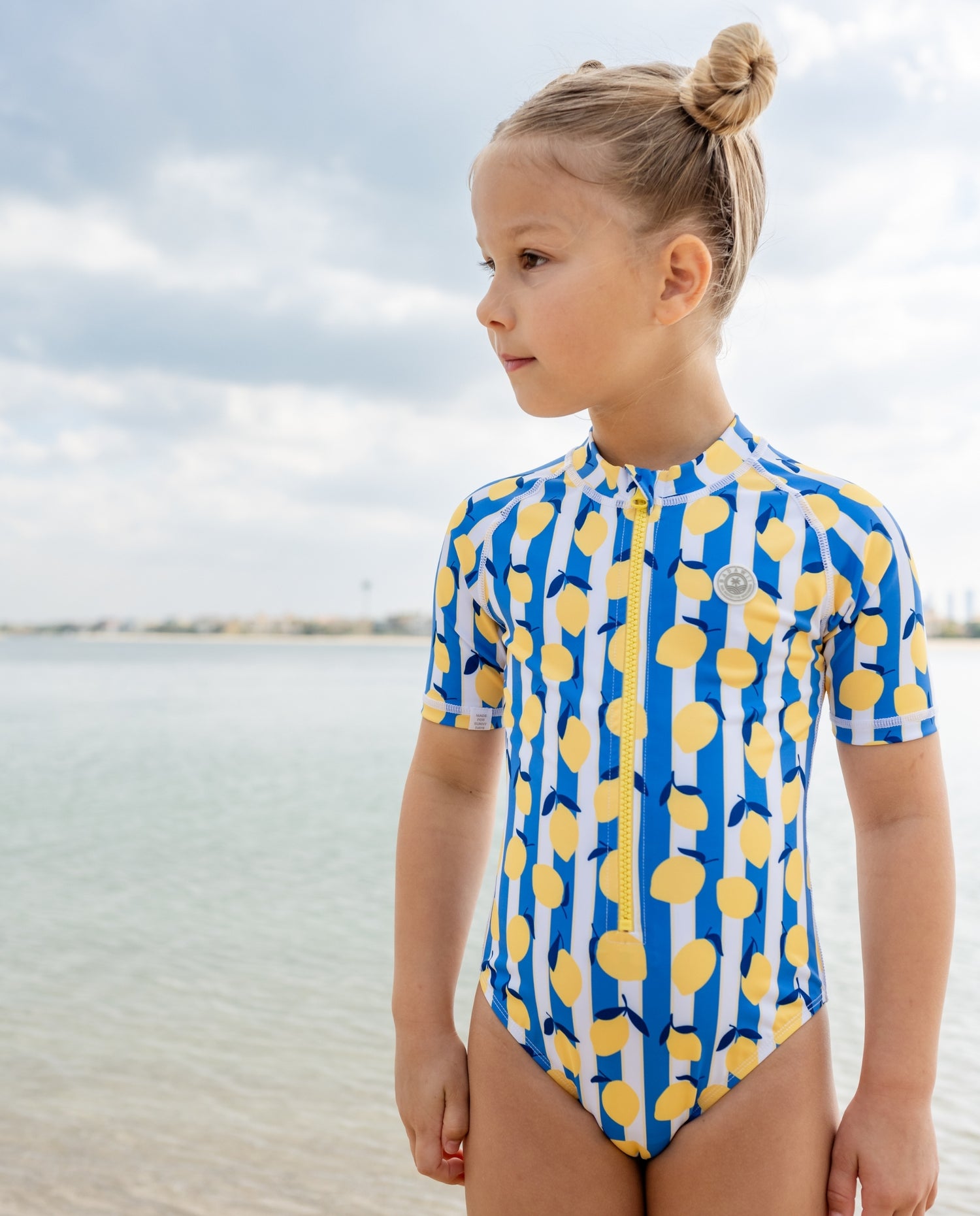 GIRL SWIMSUIT SHORT SLEEVE - Limoncello Stripes